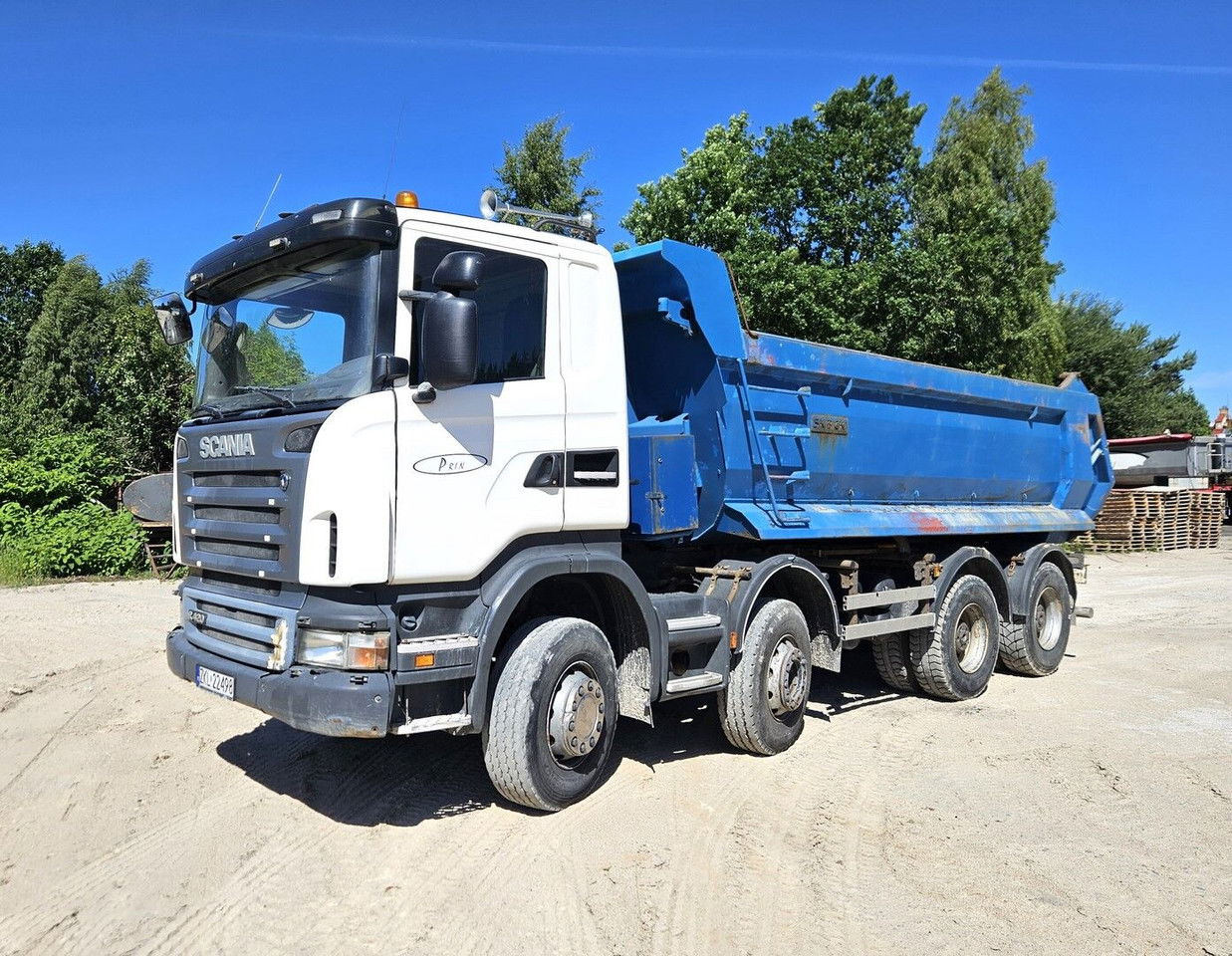 Scania R420 8X4 -Tipper -Full Spring - Billenőplatós teherautó: 1 kép. Scania R420 8X4 -Tipper -Full Spring - Billenőplatós teherautó: 1 kép.