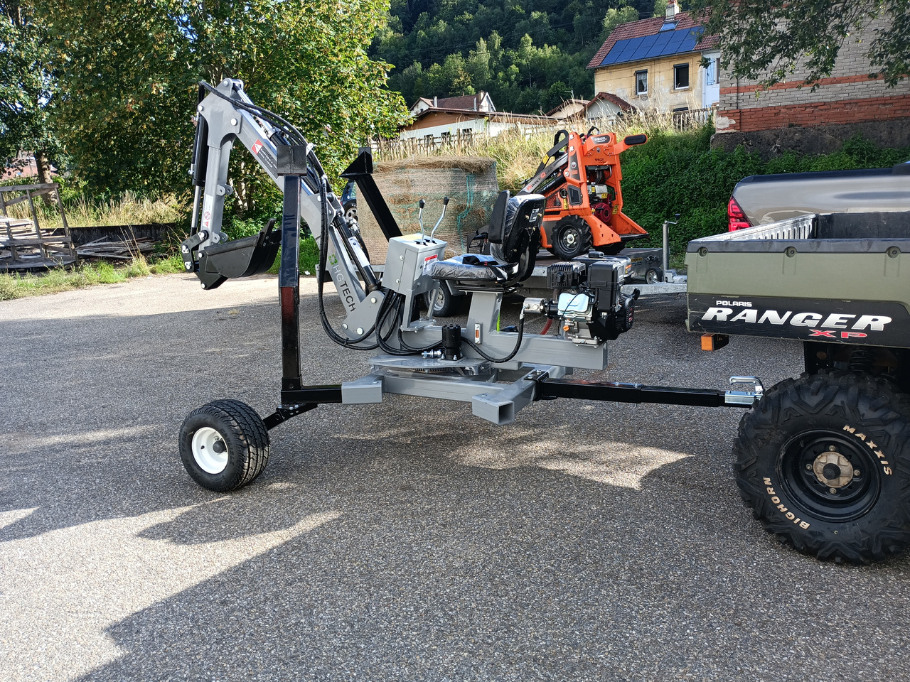 HG TECH Mini Pelle Araignée - Póklábú kotrógép: 2 kép. HG TECH Mini Pelle Araignée - Póklábú kotrógép: 2 kép.