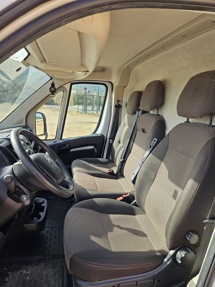Citroen Jumper Control FT 350 L3H2 2.2 Blue HDI S&S 140 - Furgon: 4 kép. Citroen Jumper Control FT 350 L3H2 2.2 Blue HDI S&S 140 - Furgon: 4 kép.