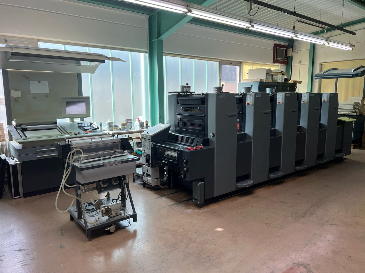 HEIDELBERG SM 52-5+L - Nyomdagép: 2 kép. HEIDELBERG SM 52-5+L - Nyomdagép: 2 kép.