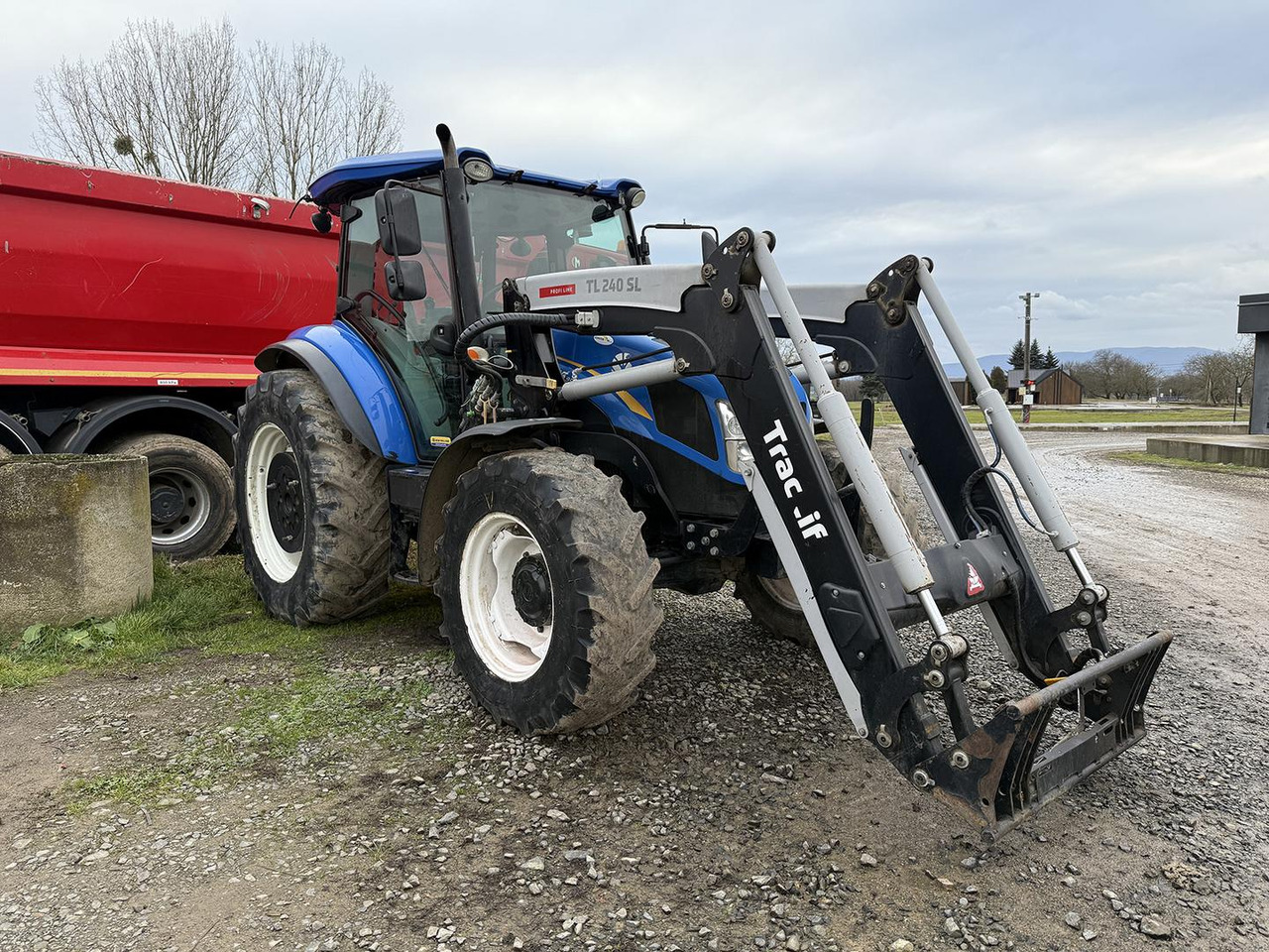 New Holand TD, 5.95, + Trac Lift TL 240 SL - Traktor: 1 kép. New Holand TD, 5.95, + Trac Lift TL 240 SL - Traktor: 1 kép.