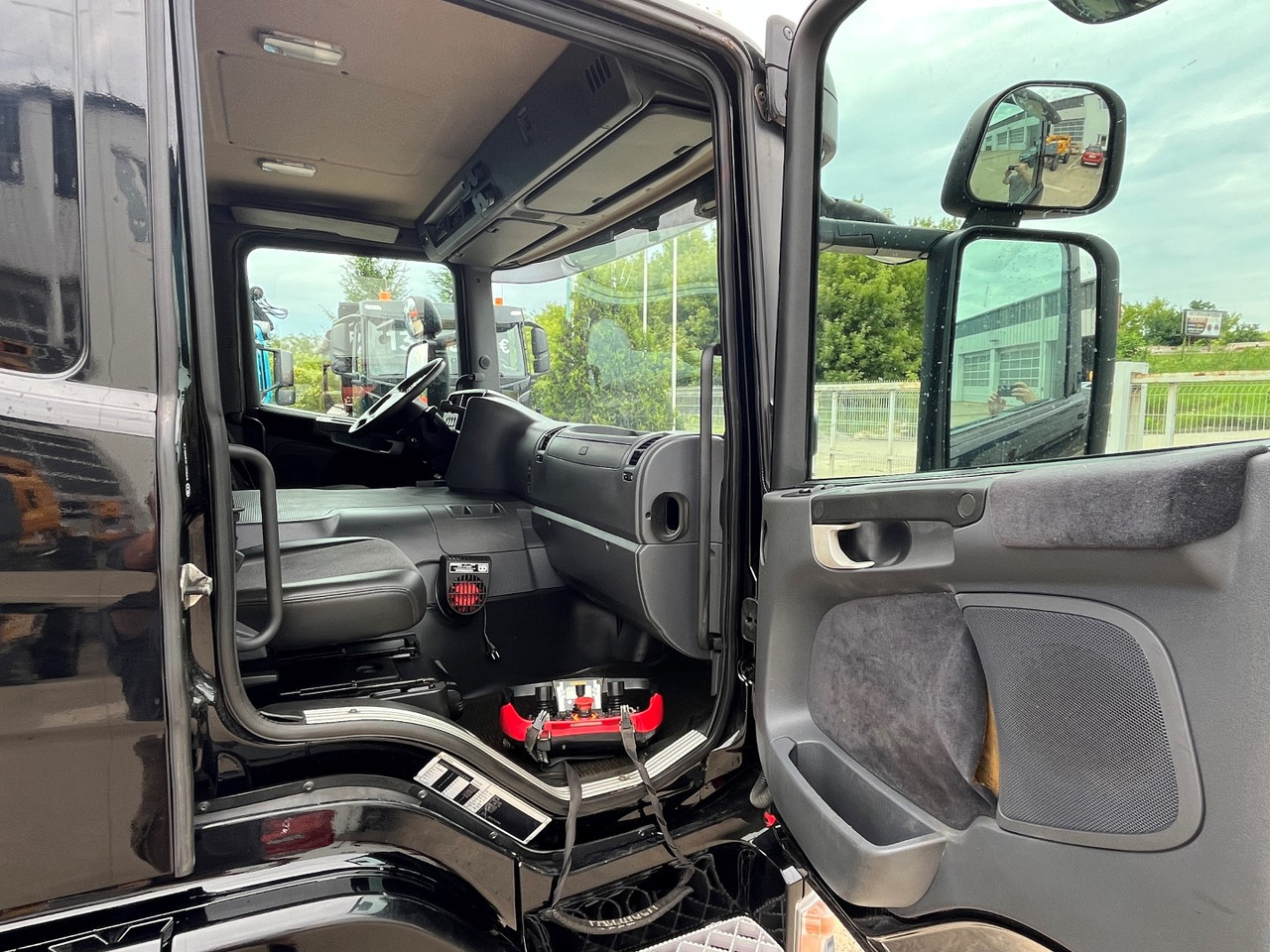 Platós teherautó, Darus autó SCANIA P320, +RC, valník Crane PK 20002: 25 kép.