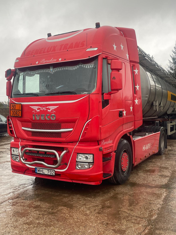 IVECO STRALIS AS440 T/P Retarder - Nyergesvontató: 2 kép. IVECO STRALIS AS440 T/P Retarder - Nyergesvontató: 2 kép.