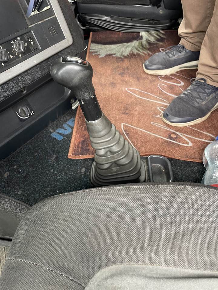 Iveco Stralis AS 440S45 - Nyergesvontató: 4 kép. Iveco Stralis AS 440S45 - Nyergesvontató: 4 kép.