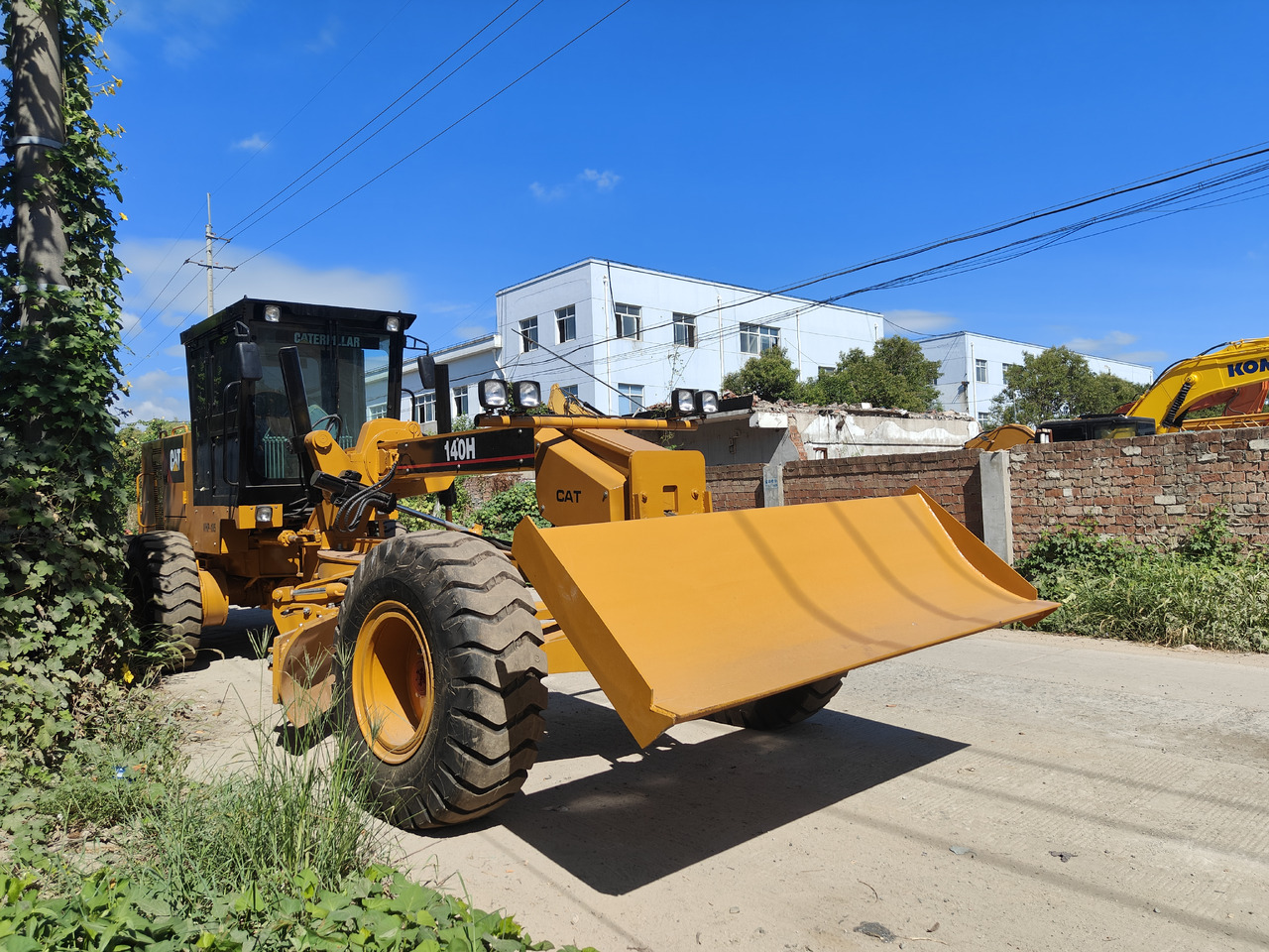 CATERPILLAR 140h with blade used cat motor grader 140k 140h 140g - Gréder: 3 kép. CATERPILLAR 140h with blade used cat motor grader 140k 140h 140g - Gréder: 3 kép.