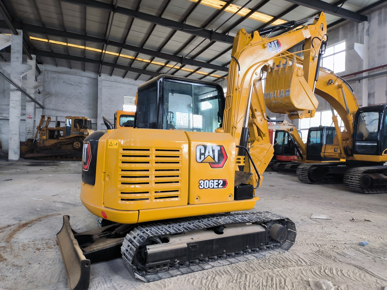 CATERPILLAR 306E - Minikotró: 5 kép. CATERPILLAR 306E - Minikotró: 5 kép.