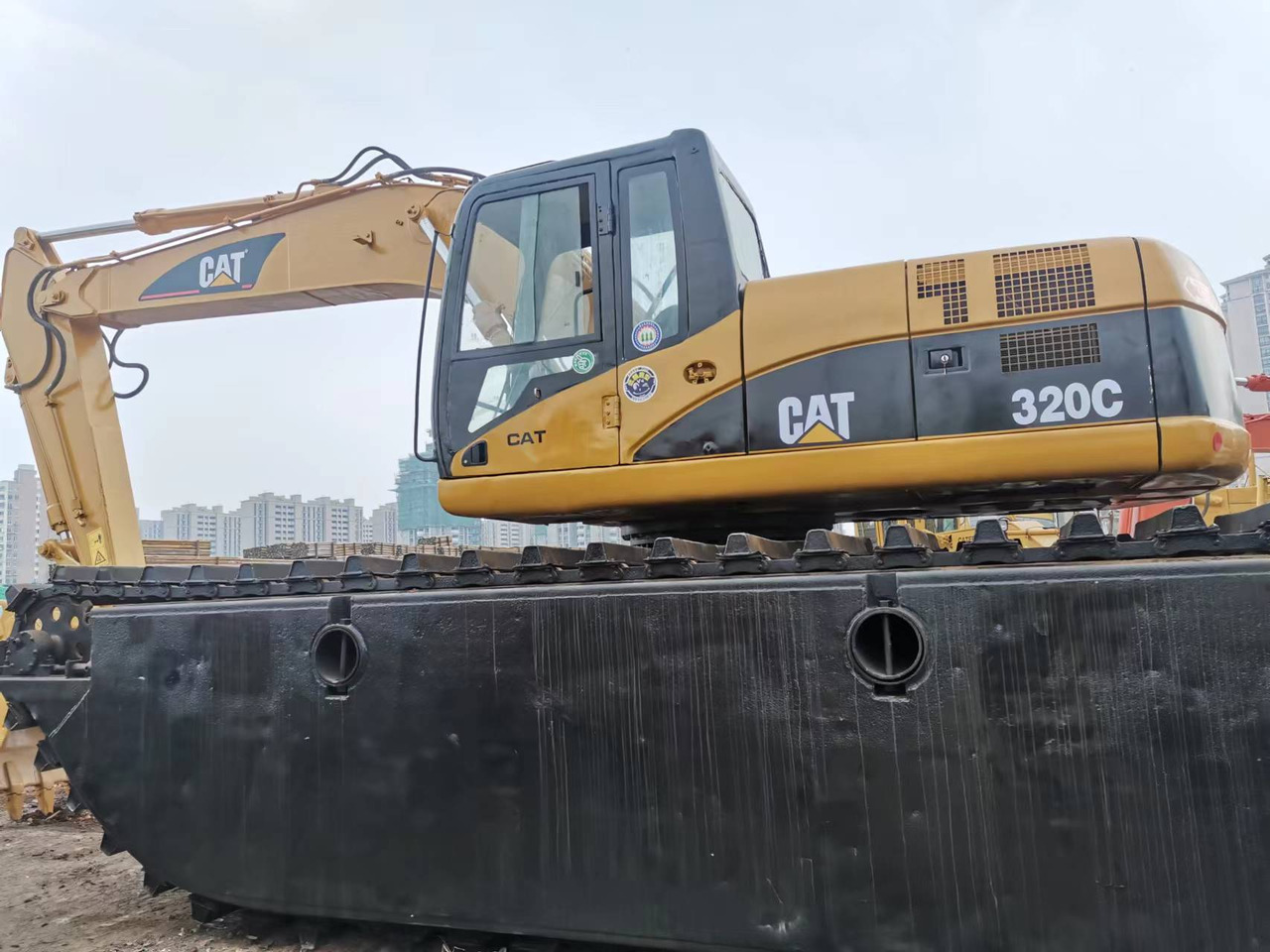 CATERPILLAR 320C Used cat 320 Swamp Buggy Amphibious Excavator - Kétéltű kotrógép: 2 kép. CATERPILLAR 320C Used cat 320 Swamp Buggy Amphibious Excavator - Kétéltű kotrógép: 2 kép.