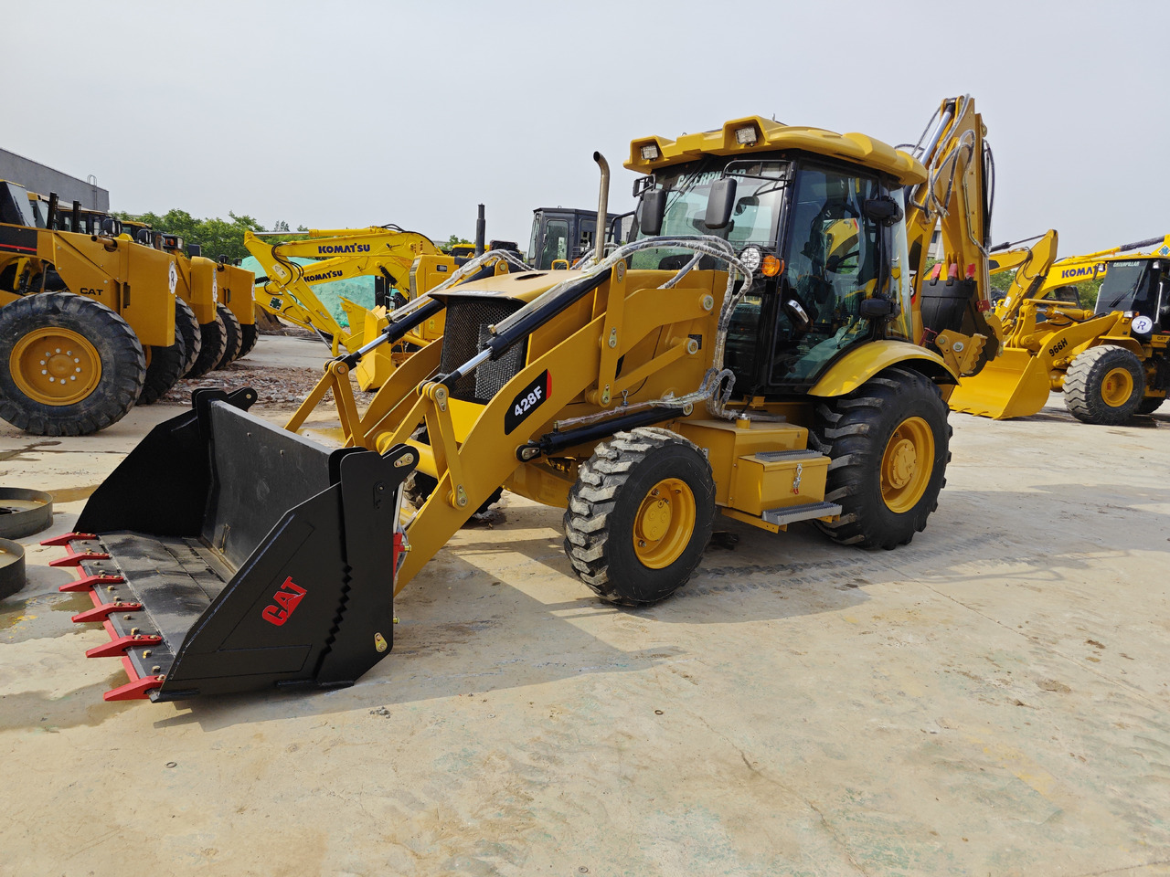 CATERPILLAR 428F backhoe loader - Kotrórakodó: 1 kép. CATERPILLAR 428F backhoe loader - Kotrórakodó: 1 kép.