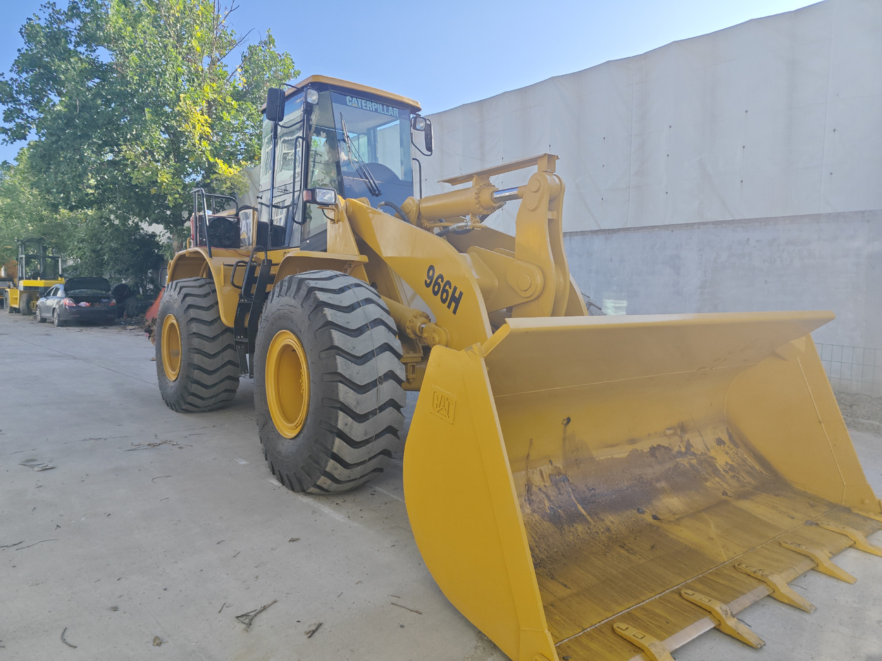 CATERPILLAR 966h wheel 966 wheel loder - Gumikerekes homlokrakodó: 2 kép. CATERPILLAR 966h wheel 966 wheel loder - Gumikerekes homlokrakodó: 2 kép.