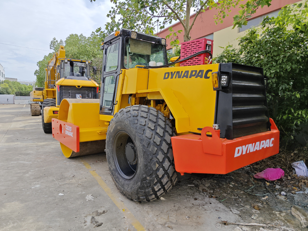 Talajtömörítő DYNAPAC CA30D USED ROAD ROLLER: 6 kép. Talajtömörítő DYNAPAC CA30D USED ROAD ROLLER: 6 kép.