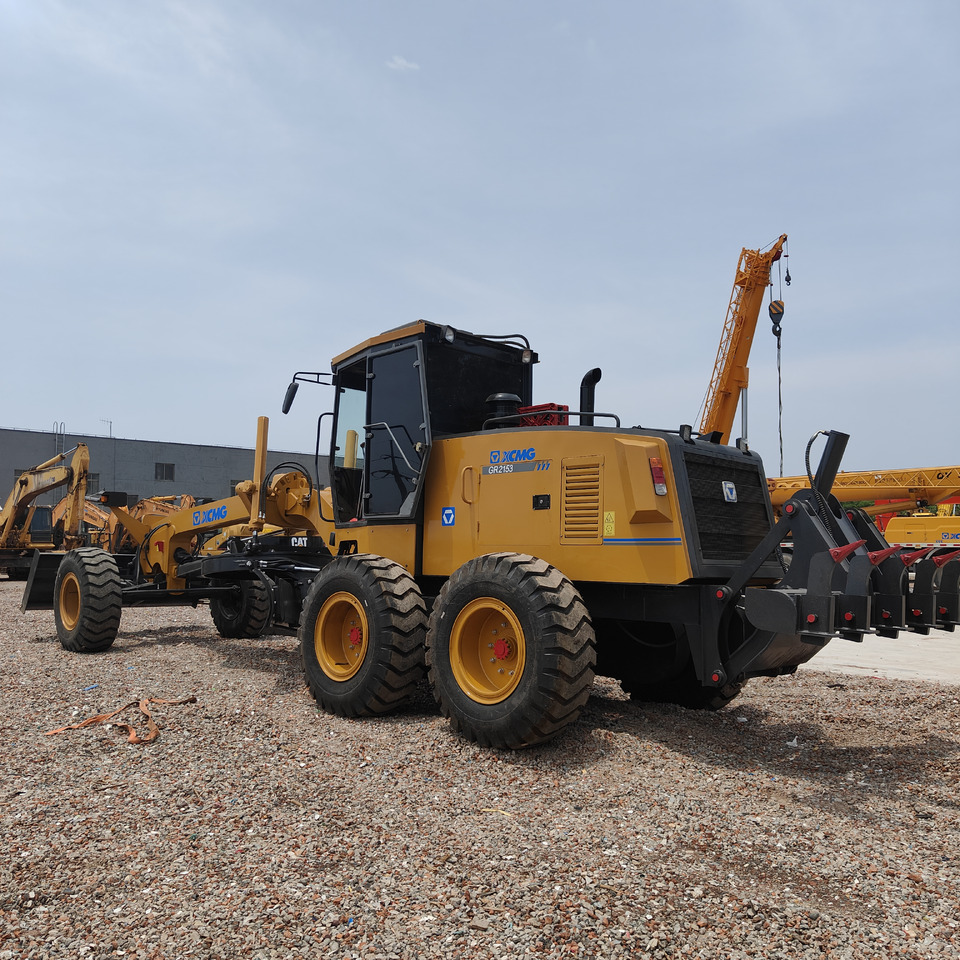 XCMG GR215 GR2153 Motor Grader with Blade - Gréder: 5 kép. XCMG GR215 GR2153 Motor Grader with Blade - Gréder: 5 kép.