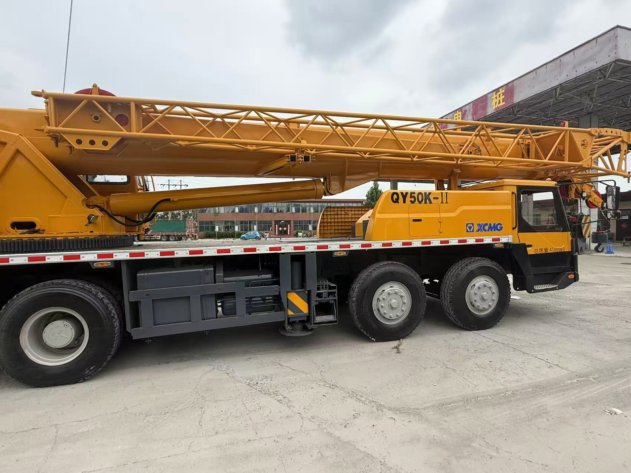 XCMG QY50K QY50K-II truck crane - Autódaru: 4 kép. XCMG QY50K QY50K-II truck crane - Autódaru: 4 kép.
