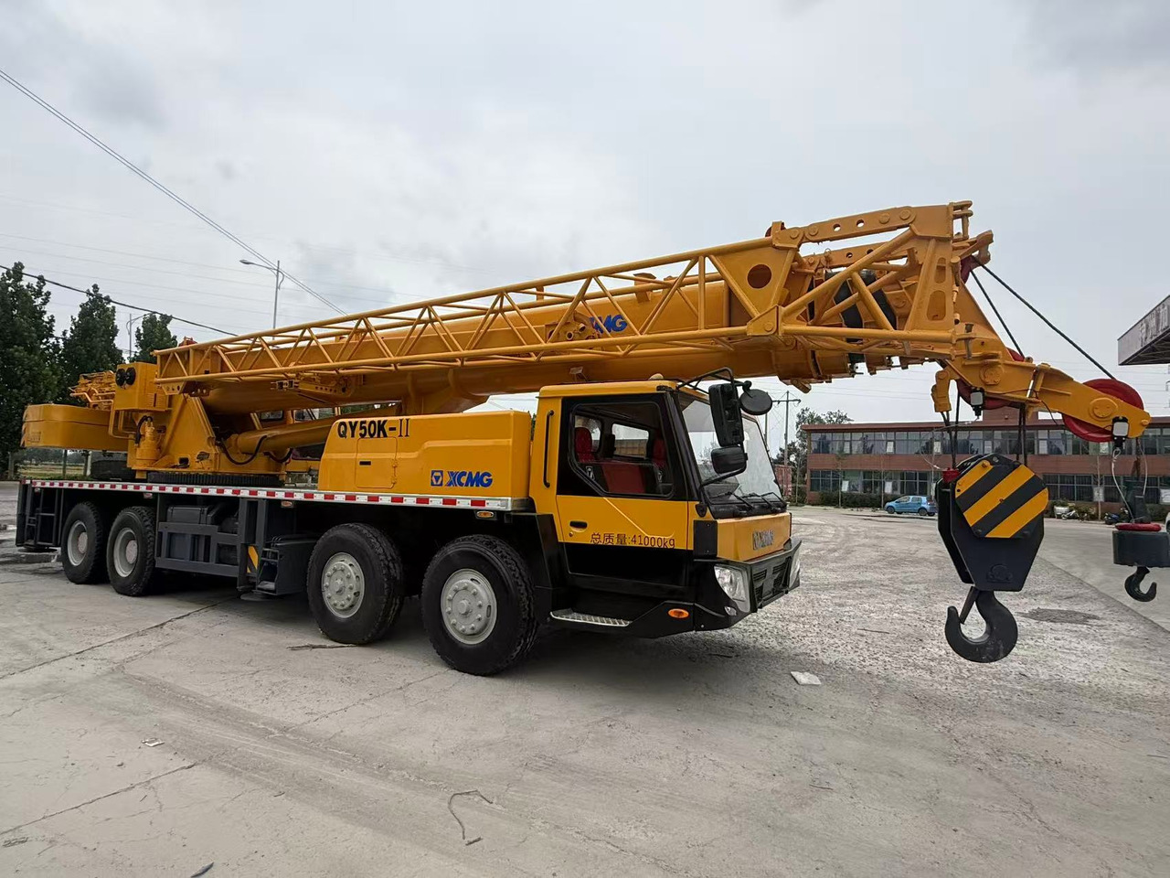 XCMG QY50K truck crane 50ton - Autódaru: 2 kép. XCMG QY50K truck crane 50ton - Autódaru: 2 kép.