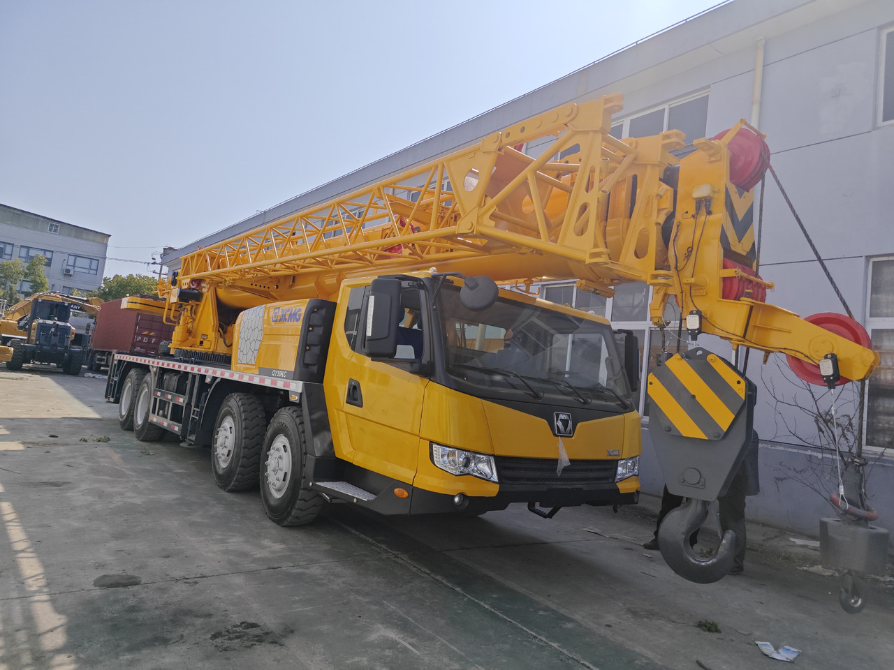XCMG QY50KC Truck Crane QY50K XCT50 - Autódaru: 3 kép. XCMG QY50KC Truck Crane QY50K XCT50 - Autódaru: 3 kép.