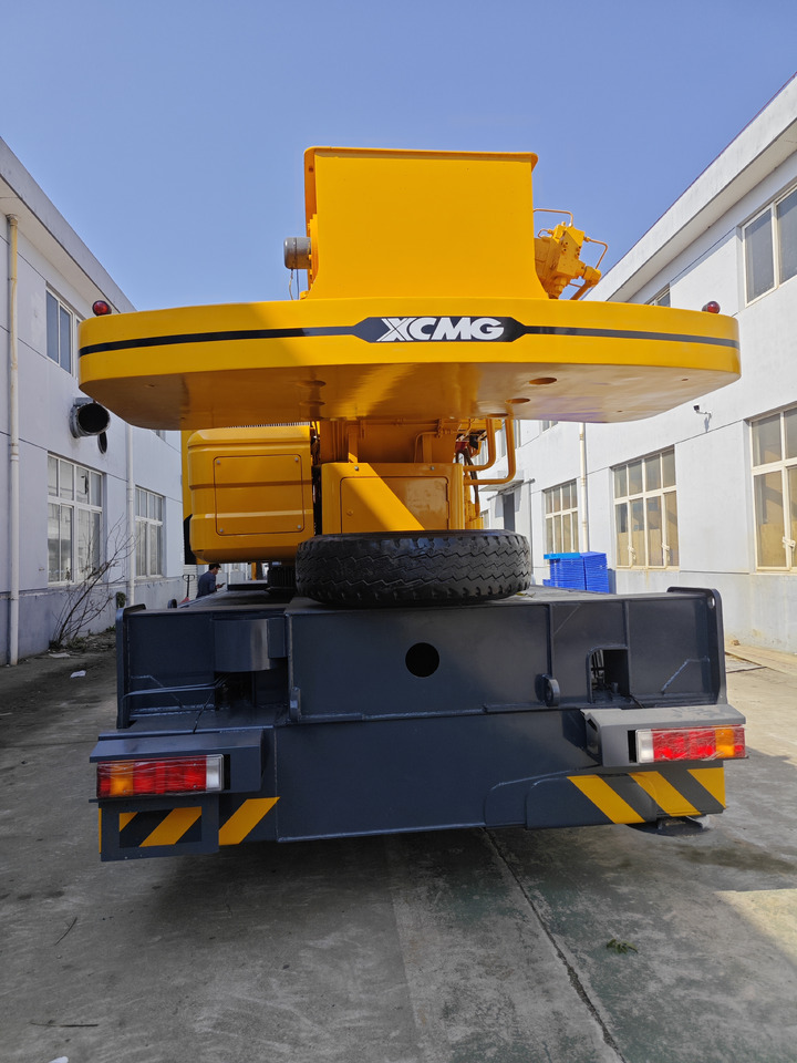 XCMG QY50KC Truck Crane QY50K XCT50 - Autódaru: 5 kép. XCMG QY50KC Truck Crane QY50K XCT50 - Autódaru: 5 kép.