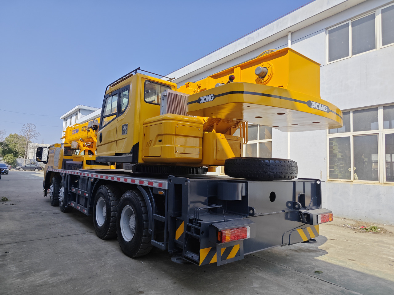 XCMG QY50KC Truck Crane QY50K XCT50 - Autódaru: 4 kép. XCMG QY50KC Truck Crane QY50K XCT50 - Autódaru: 4 kép.