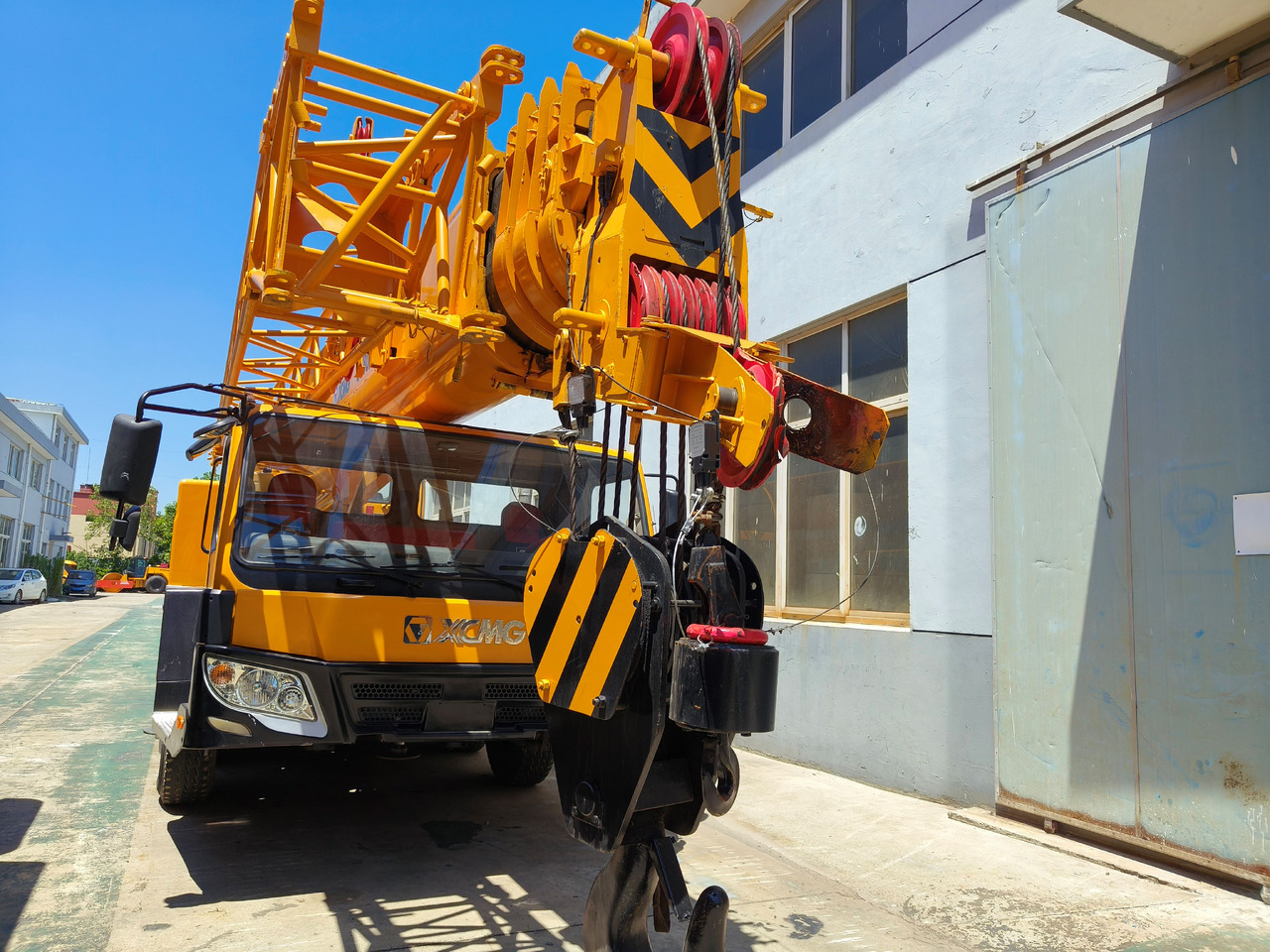 XCMG QY80K used xcmg truck crane - Autódaru: 3 kép. XCMG QY80K used xcmg truck crane - Autódaru: 3 kép.