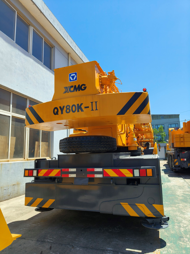 XCMG QY80K used xcmg truck crane - Autódaru: 5 kép. XCMG QY80K used xcmg truck crane - Autódaru: 5 kép.