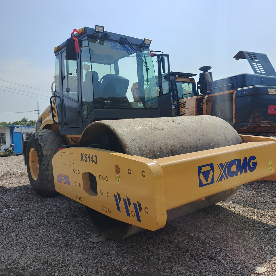 XCMG XS143J - Talajtömörítő: 5 kép. XCMG XS143J - Talajtömörítő: 5 kép.