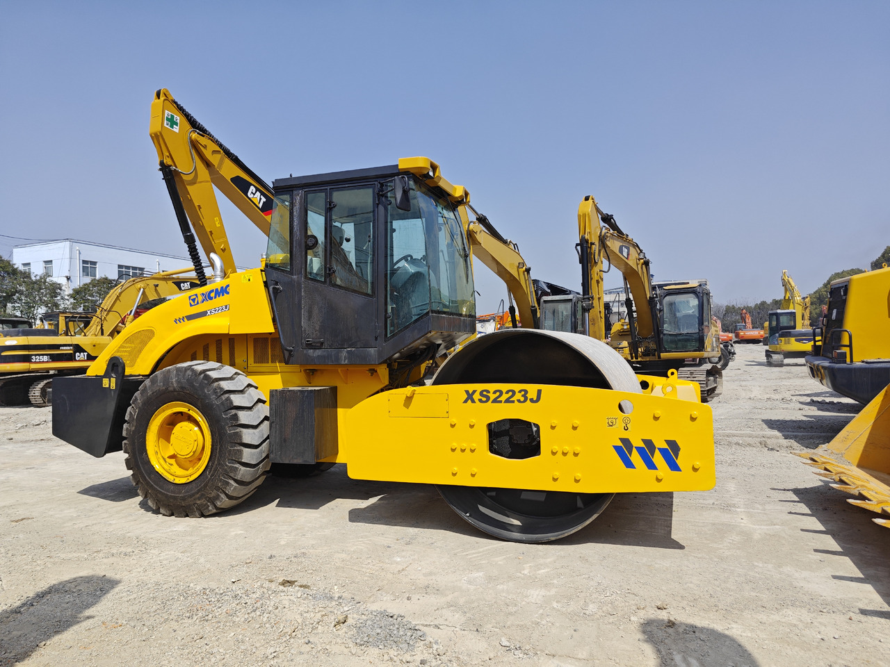 XCMG XS223J Roller Road - Talajtömörítő: 1 kép. XCMG XS223J Roller Road - Talajtömörítő: 1 kép.