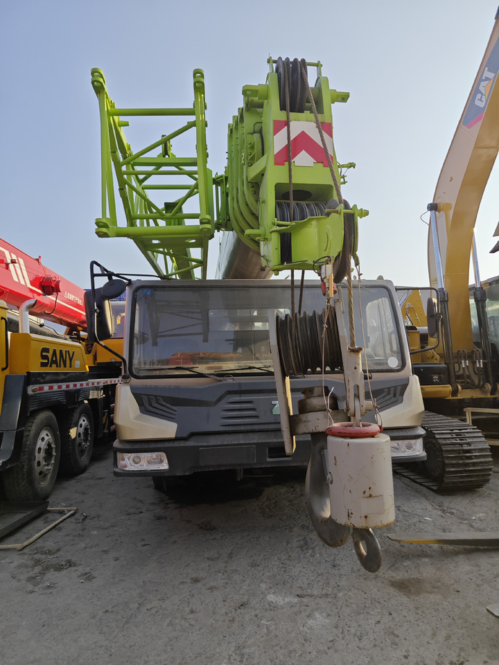 ZOOMLION ZTC500V - Autódaru: 1 kép. ZOOMLION ZTC500V - Autódaru: 1 kép.