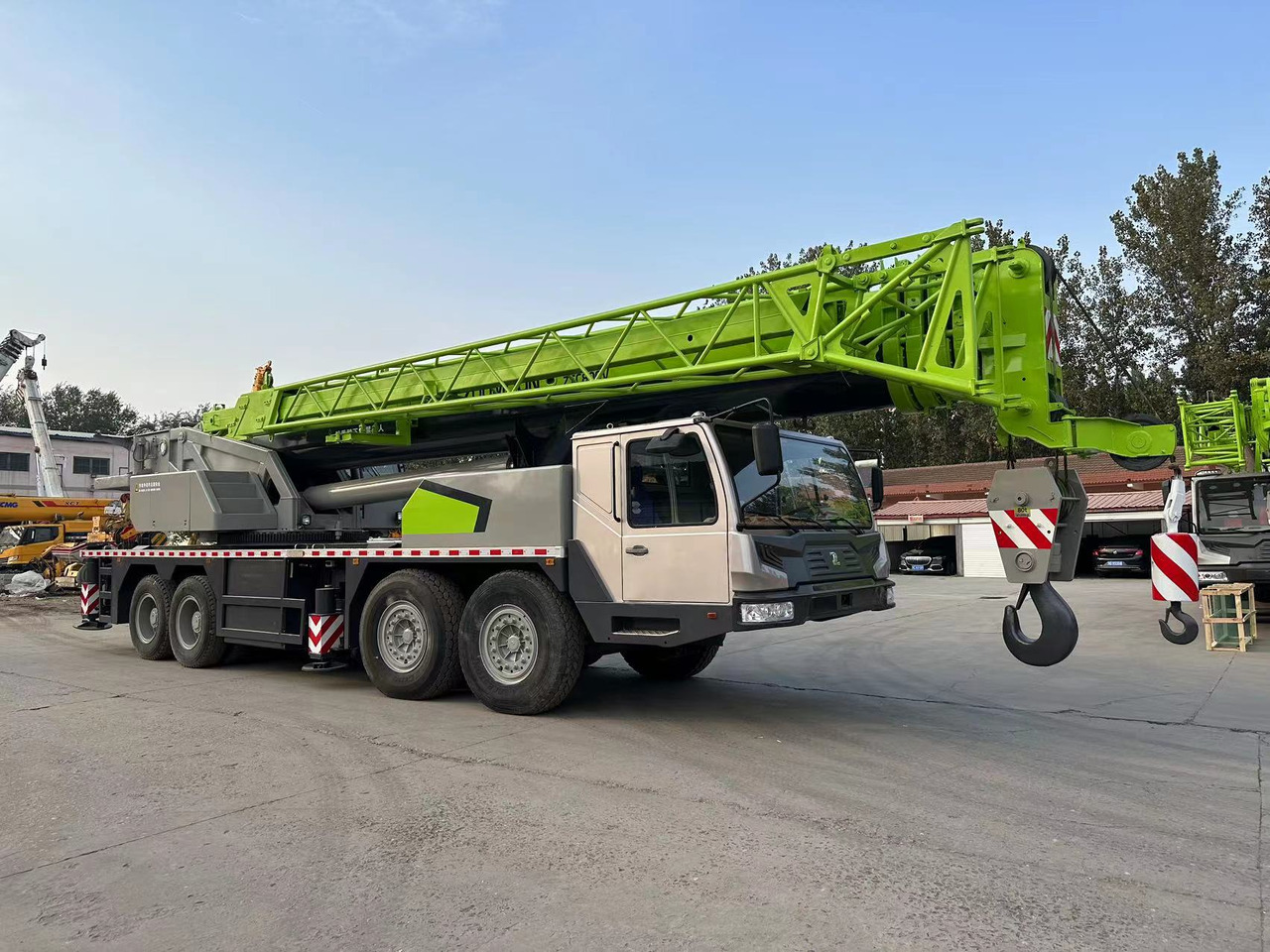 Zoomlion ZTC800V Used 80ton trcuk crane - Autódaru: 1 kép. Zoomlion ZTC800V Used 80ton trcuk crane - Autódaru: 1 kép.