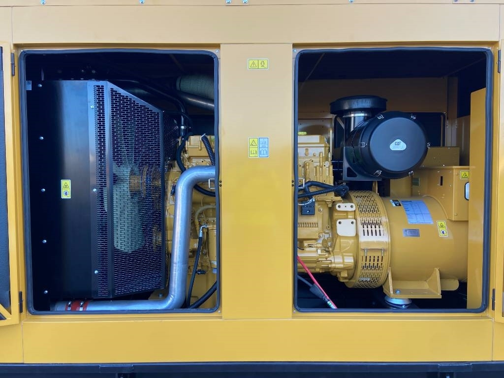 CAT DE500GC - 500 kVA Stand-by Generator - DPX-18220 - Áramfejlesztő: 4 kép. CAT DE500GC - 500 kVA Stand-by Generator - DPX-18220 - Áramfejlesztő: 4 kép.