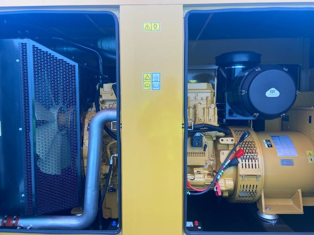 CAT DE550GC - 550 kVA Stand-by Generator - DPX-18221 - Áramfejlesztő: 5 kép. CAT DE550GC - 550 kVA Stand-by Generator - DPX-18221 - Áramfejlesztő: 5 kép.