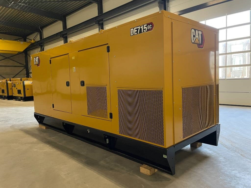 CAT DE715GC - 715 kVA Stand-by Generator - DPX-18224 - Áramfejlesztő: 3 kép. CAT DE715GC - 715 kVA Stand-by Generator - DPX-18224 - Áramfejlesztő: 3 kép.