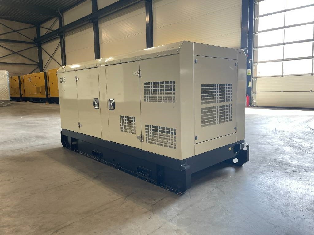 Cummins 4BTA3.9-G11 - 88 kVA Generator - DPX-19834 - Áramfejlesztő: 3 kép. Cummins 4BTA3.9-G11 - 88 kVA Generator - DPX-19834 - Áramfejlesztő: 3 kép.