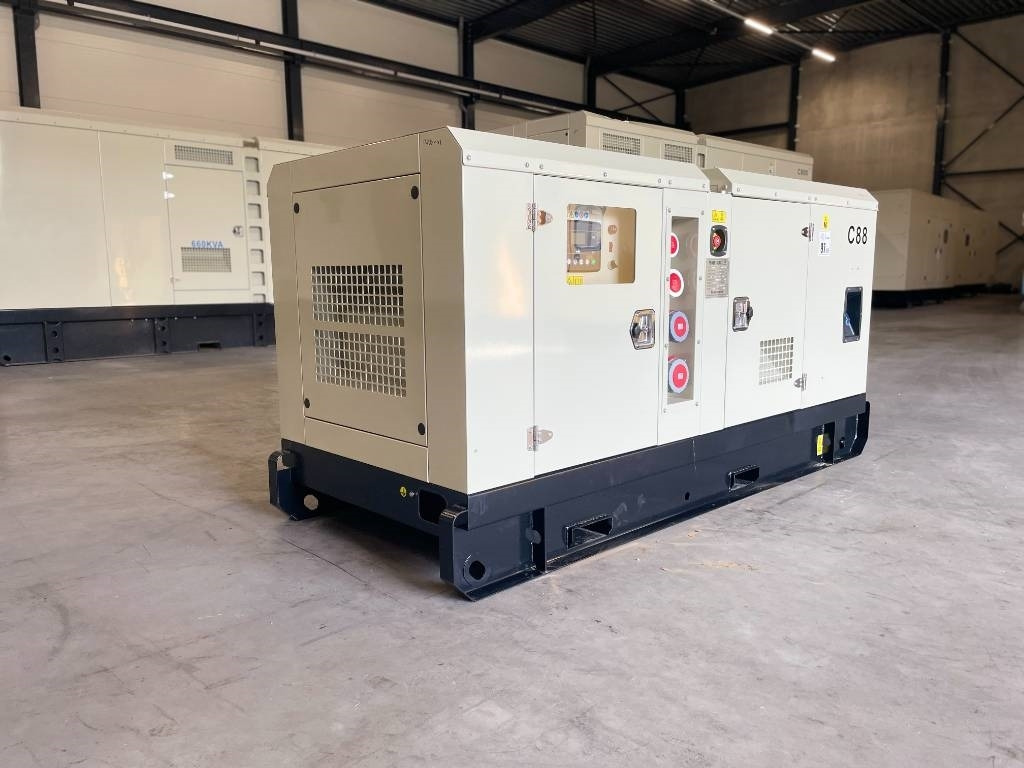 Cummins 4BTA3.9-G11 - 88 kVA Generator - DPX-19834 - Áramfejlesztő: 2 kép. Cummins 4BTA3.9-G11 - 88 kVA Generator - DPX-19834 - Áramfejlesztő: 2 kép.