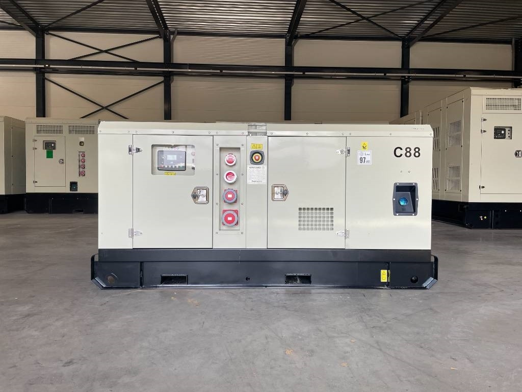 Cummins 4BTA3.9-G11 - 88 kVA Generator - DPX-19834 - Áramfejlesztő: 1 kép. Cummins 4BTA3.9-G11 - 88 kVA Generator - DPX-19834 - Áramfejlesztő: 1 kép.
