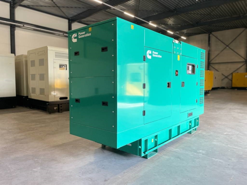 Cummins C170D5 - 170 kVA Generator - DPX-18511 - Áramfejlesztő: 2 kép. Cummins C170D5 - 170 kVA Generator - DPX-18511 - Áramfejlesztő: 2 kép.
