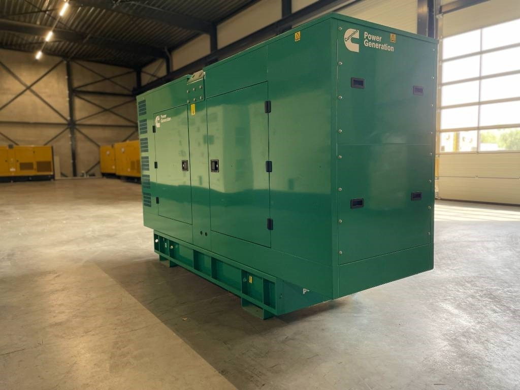 Cummins C170D5 - 170 kVA Generator - DPX-18511 - Áramfejlesztő: 3 kép. Cummins C170D5 - 170 kVA Generator - DPX-18511 - Áramfejlesztő: 3 kép.