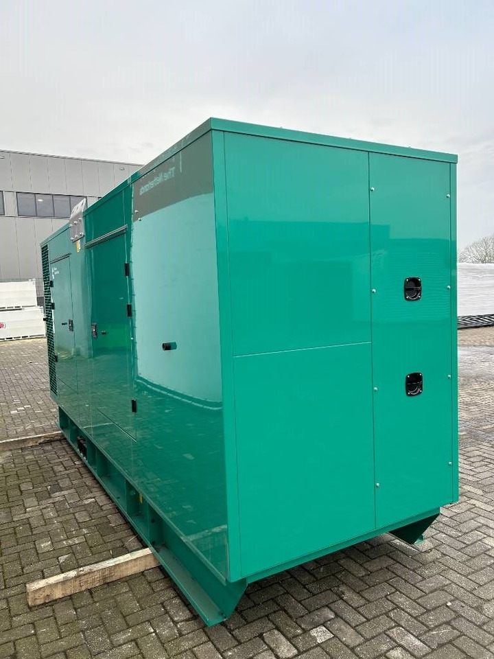 Cummins C550D5 - 550 kVA Generator - DPX-12642 - Áramfejlesztő: 2 kép. Cummins C550D5 - 550 kVA Generator - DPX-12642 - Áramfejlesztő: 2 kép.