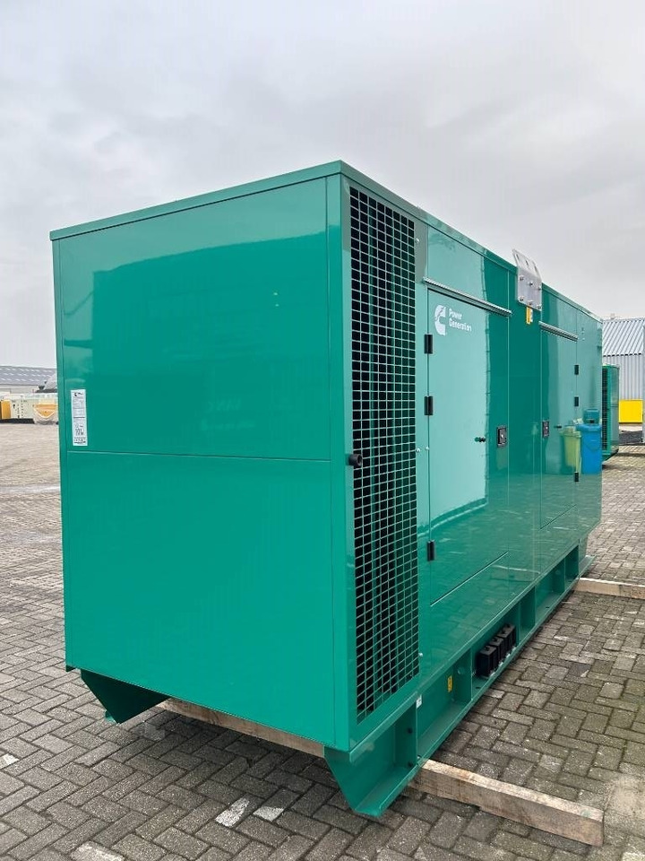 Cummins C550D5 - 550 kVA Generator - DPX-12642 - Áramfejlesztő: 3 kép. Cummins C550D5 - 550 kVA Generator - DPX-12642 - Áramfejlesztő: 3 kép.