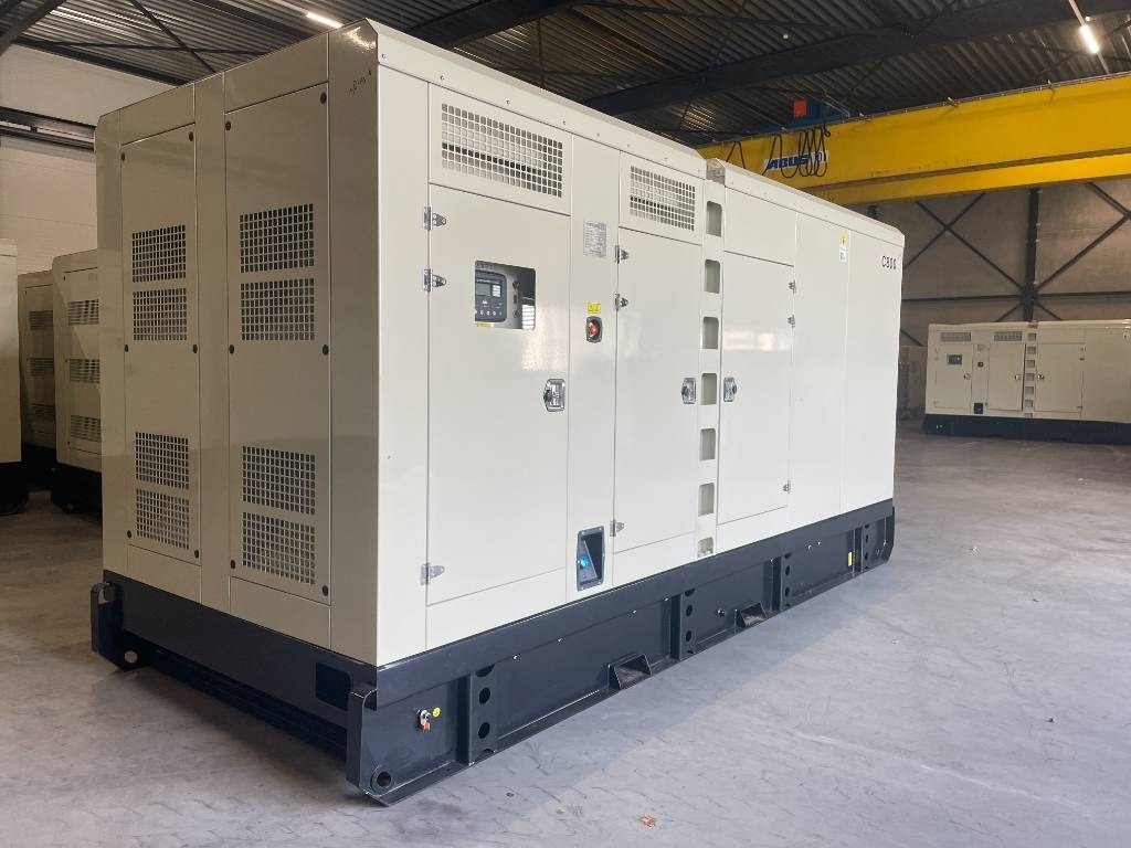 Cummins QSK19-G11 - 800 kVA Generator - DPX-19849 - Áramfejlesztő: 2 kép. Cummins QSK19-G11 - 800 kVA Generator - DPX-19849 - Áramfejlesztő: 2 kép.