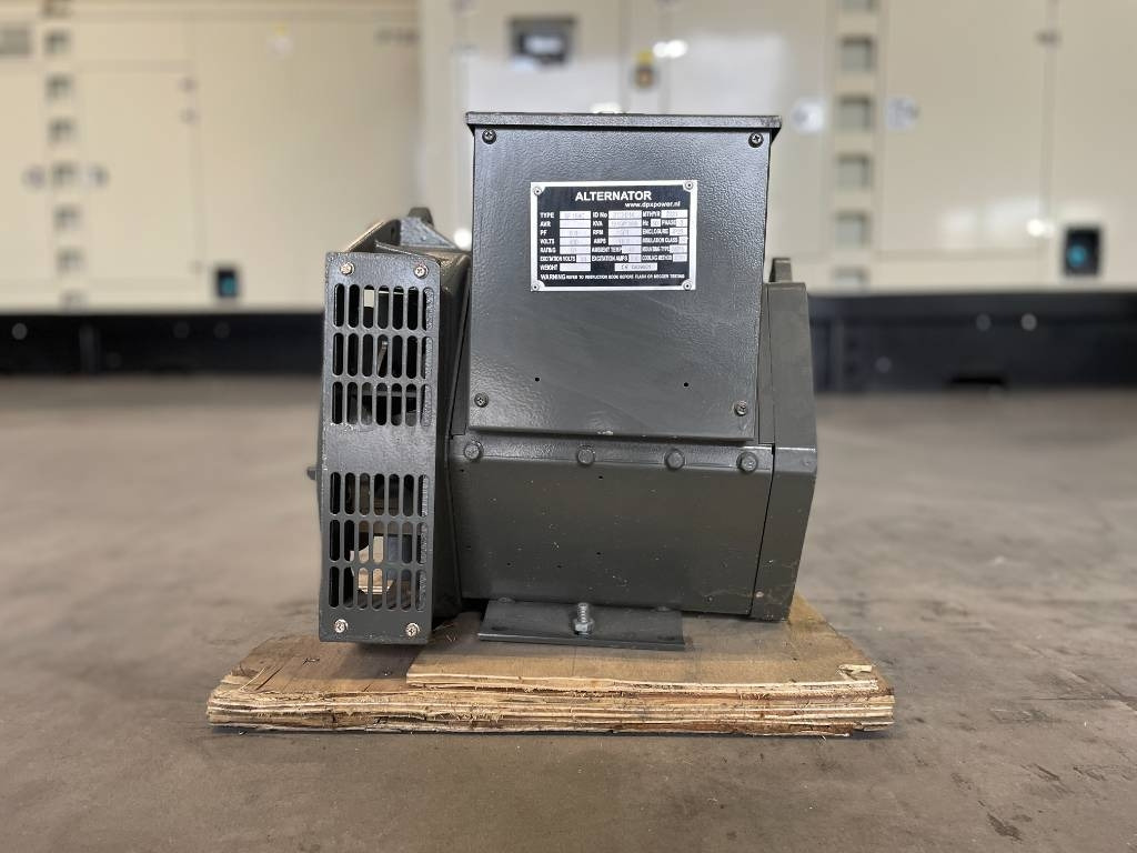 DPX SF-164C - 13 kVA Alternator - DPX-33801 - Áramfejlesztő: 1 kép. DPX SF-164C - 13 kVA Alternator - DPX-33801 - Áramfejlesztő: 1 kép.