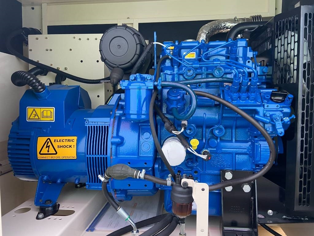 FG Wilson P13.5-6 - 13.5 kVA Genset - DPX-16000  lízing FG Wilson P13.5-6 - 13.5 kVA Genset - DPX-16000: 9 kép.