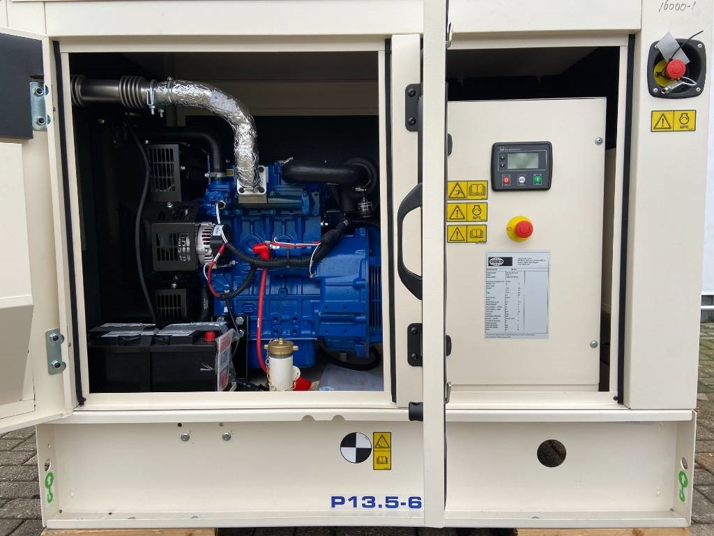FG Wilson P13.5-6 - 13.5 kVA Genset - DPX-16000 - Áramfejlesztő: 4 kép. FG Wilson P13.5-6 - 13.5 kVA Genset - DPX-16000 - Áramfejlesztő: 4 kép.