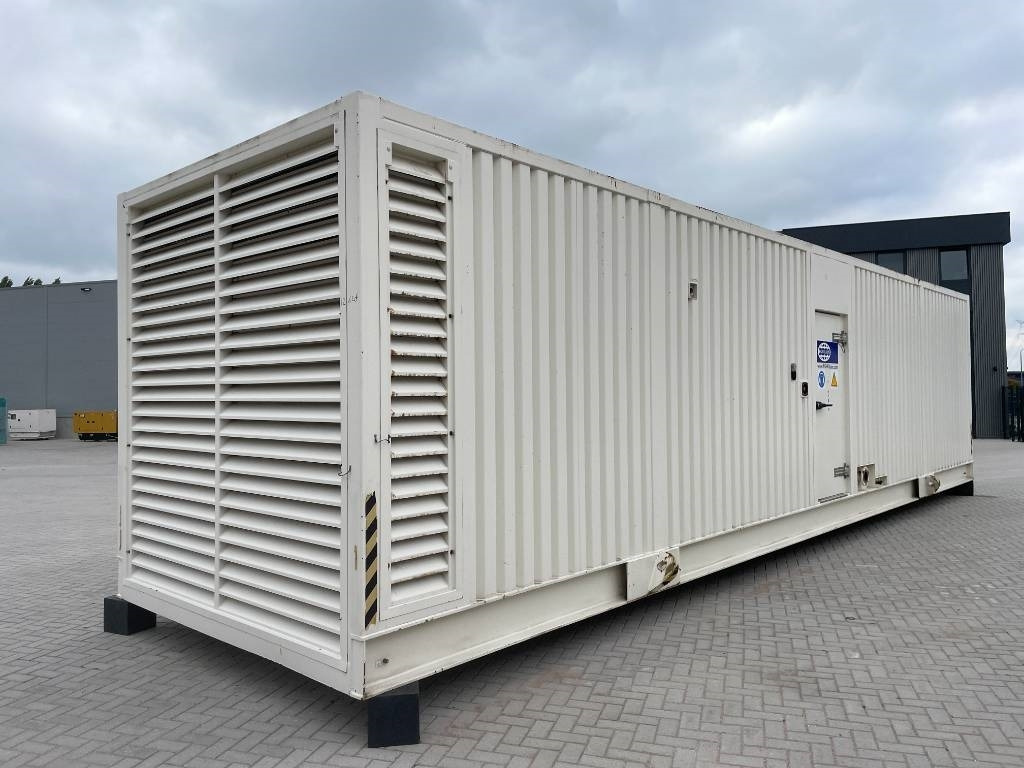 FG Wilson P1500P3 - 1.650 kVA Generator - DPX-12628 - Áramfejlesztő: 4 kép. FG Wilson P1500P3 - 1.650 kVA Generator - DPX-12628 - Áramfejlesztő: 4 kép.