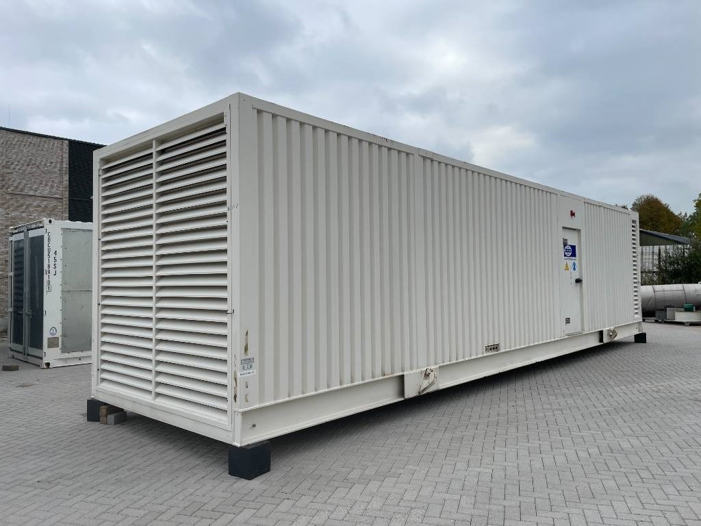 FG Wilson P1500P3 - 1.650 kVA Generator - DPX-12628 - Áramfejlesztő: 2 kép. FG Wilson P1500P3 - 1.650 kVA Generator - DPX-12628 - Áramfejlesztő: 2 kép.