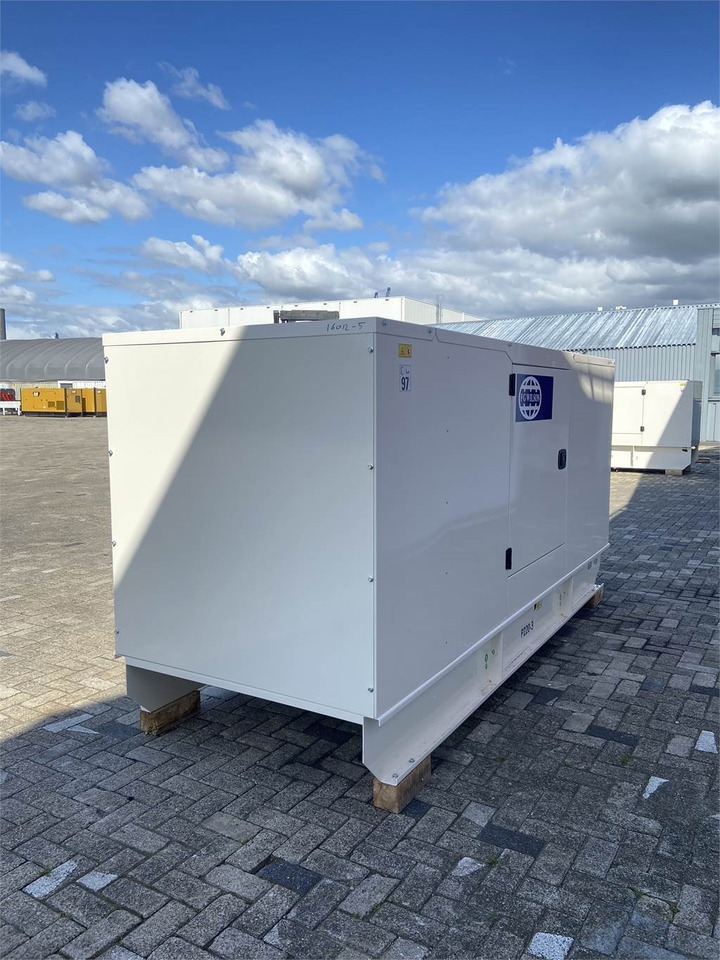 FG Wilson P220-3 - 220 kVA Genset - DPX-16012 - Áramfejlesztő: 3 kép. FG Wilson P220-3 - 220 kVA Genset - DPX-16012 - Áramfejlesztő: 3 kép.