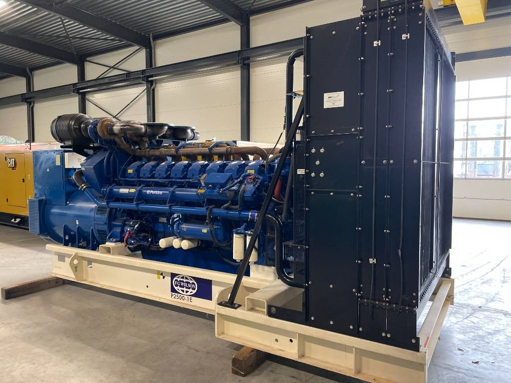 FG Wilson P2500-1E - 2500 kVA Surplus Genset - DPX-25085 - Áramfejlesztő: 3 kép. FG Wilson P2500-1E - 2500 kVA Surplus Genset - DPX-25085 - Áramfejlesztő: 3 kép.