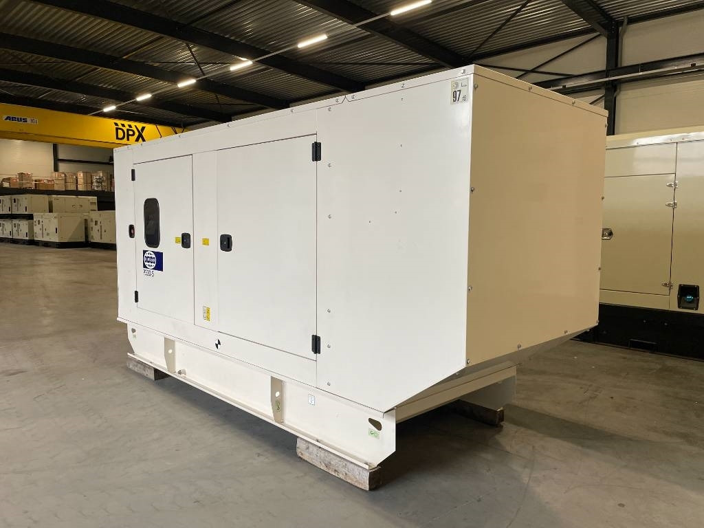 FG Wilson P330-5 - 330 kVA Surplus Genset - DPX-25087 - Áramfejlesztő: 5 kép. FG Wilson P330-5 - 330 kVA Surplus Genset - DPX-25087 - Áramfejlesztő: 5 kép.