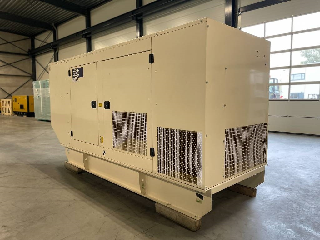 FG Wilson P330-5 - 330 kVA Surplus Genset - DPX-25087 - Áramfejlesztő: 3 kép. FG Wilson P330-5 - 330 kVA Surplus Genset - DPX-25087 - Áramfejlesztő: 3 kép.