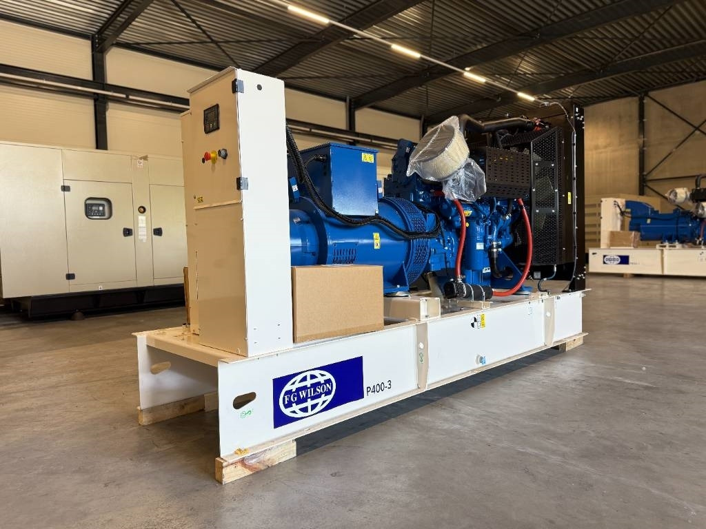 FG Wilson P400-3 - 400 kVA Open Genset - DPX-16017-O - Áramfejlesztő: 2 kép. FG Wilson P400-3 - 400 kVA Open Genset - DPX-16017-O - Áramfejlesztő: 2 kép.