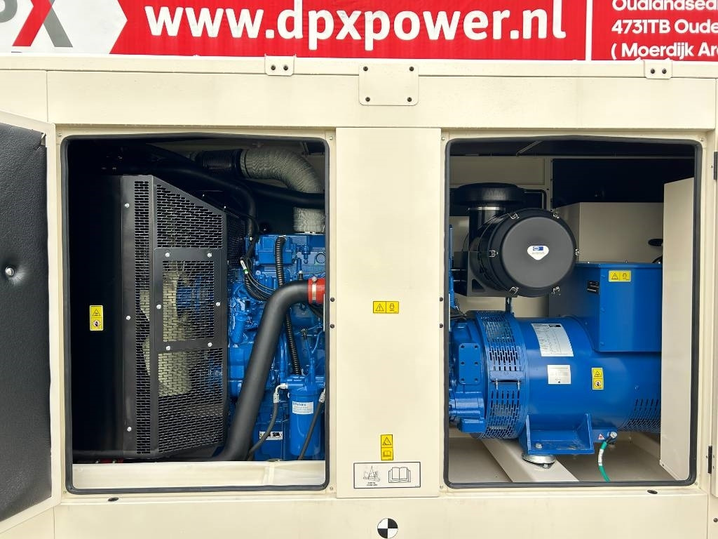 FG Wilson P450-3 - 450 kVA Genset - DPX-16018 - Áramfejlesztő: 4 kép. FG Wilson P450-3 - 450 kVA Genset - DPX-16018 - Áramfejlesztő: 4 kép.