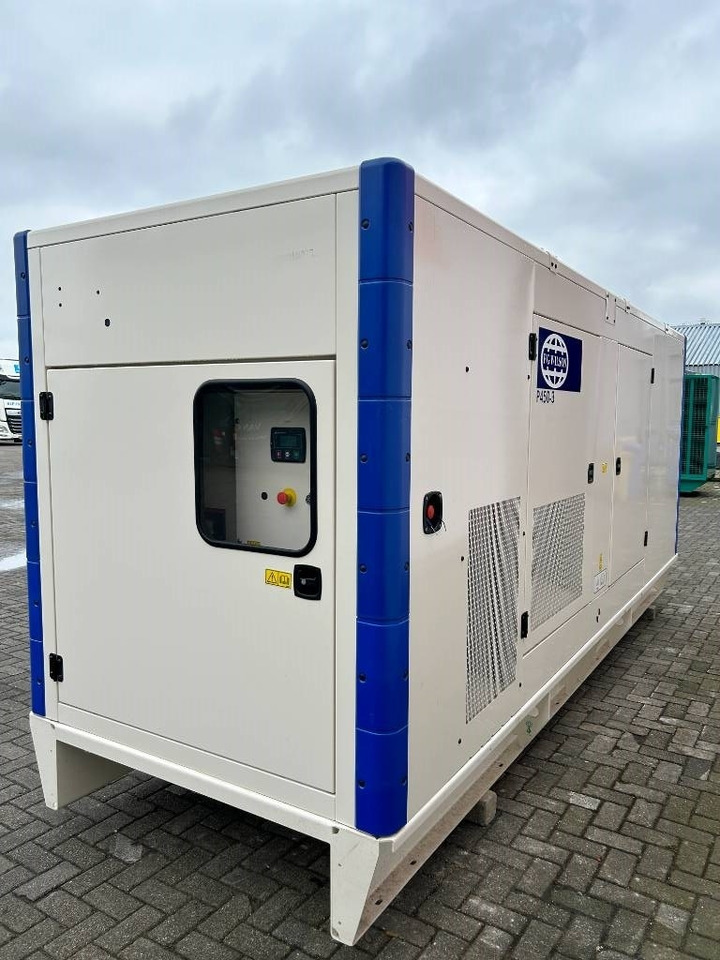 FG Wilson P450-3 - 450 kVA Genset - DPX-16018 - Áramfejlesztő: 3 kép. FG Wilson P450-3 - 450 kVA Genset - DPX-16018 - Áramfejlesztő: 3 kép.