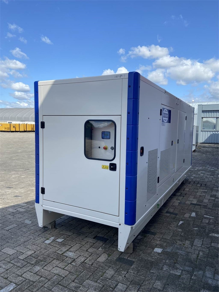 FG Wilson P500-3 - 500 kVA Genset - DPX-16019 - Áramfejlesztő: 3 kép. FG Wilson P500-3 - 500 kVA Genset - DPX-16019 - Áramfejlesztő: 3 kép.